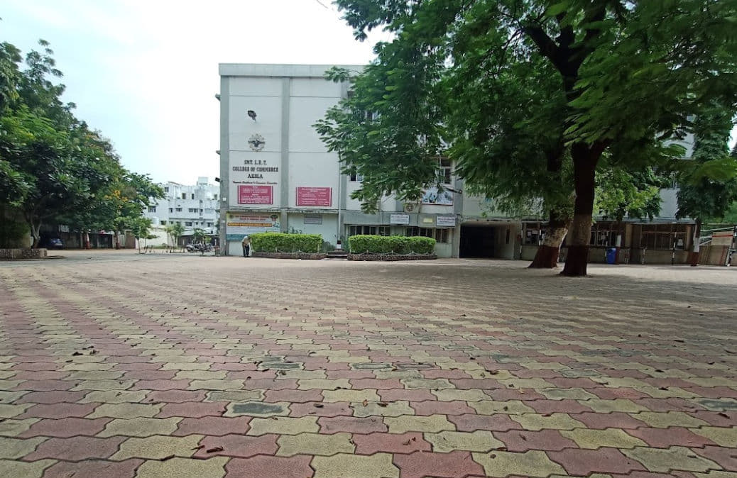 Smt. Laxmibai Radhakisan Toshniwal College of Commerce Akola Campus photo 1